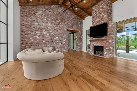Living - 236 Sam Willen Dr, Benton, LA 71006 photo 1 of 2
