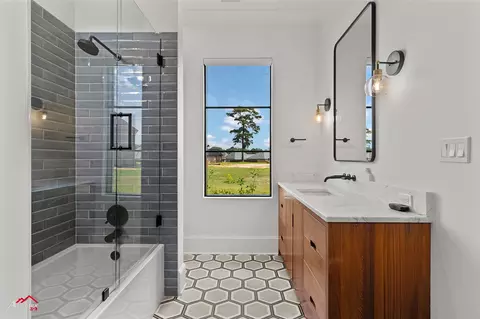 Bath - 236 Sam Willen Dr, Benton, LA 71006 photo 4 of 8