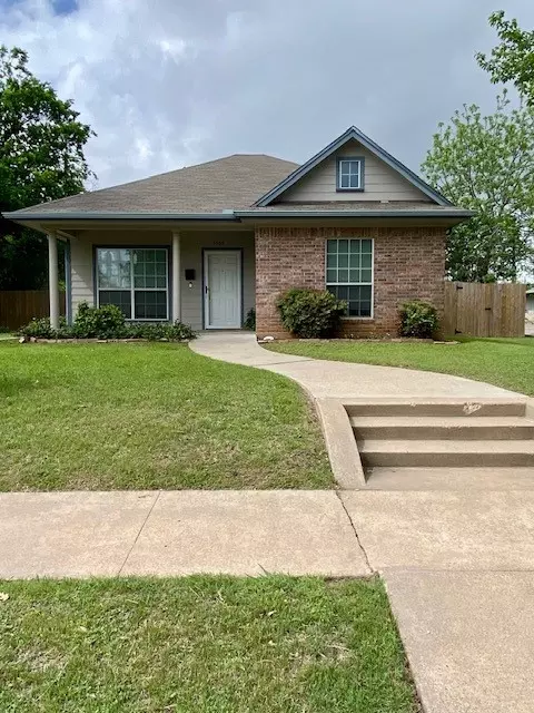 1008 N 14th St, Waco, TX 76707