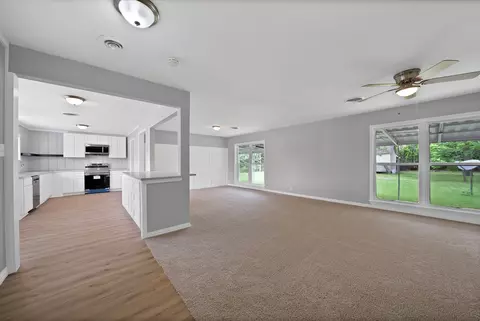 109 Brookhollow Dr, Terrell, TX 75160