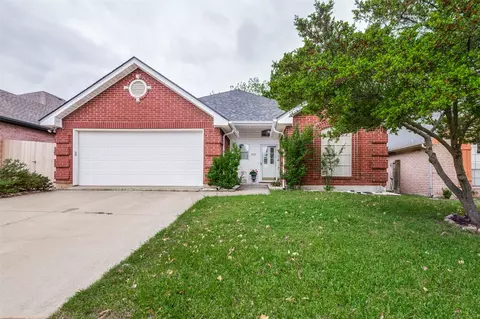 4818 Ashworth Ct, Arlington, TX 76017