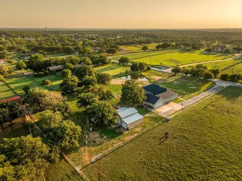 175 Porter Rd, Bartonville, TX 76226