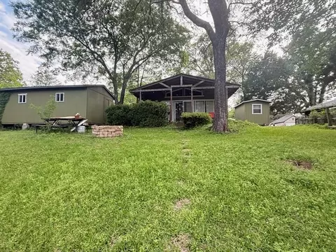 128 Shady Shores Dr, Mabank, TX 75156