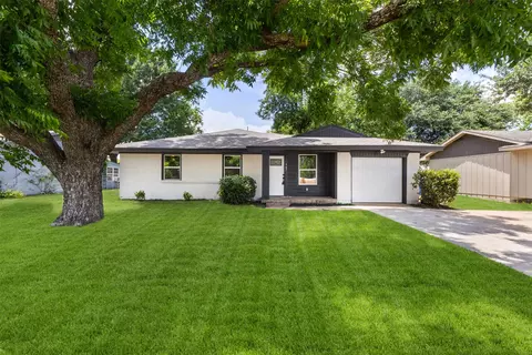 907 Pinson Rd, Forney, TX 75126