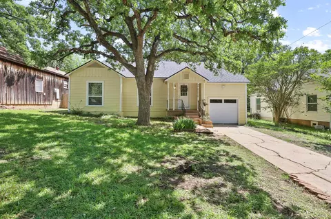 46 Vaughn Dr, Denison, TX 75020