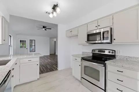 3611 Alexandria Dr, Arlington, TX 76015