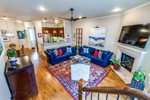 7333 Valley View Ln #304, Dallas, TX 75240