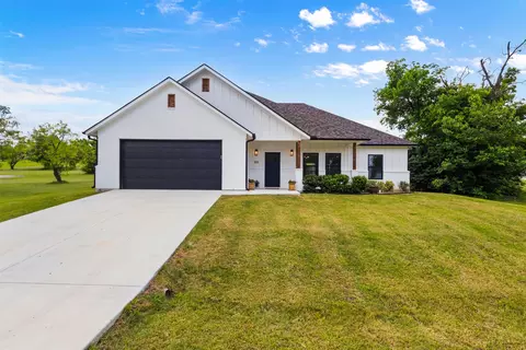 105 Runaway Bay Dr, Runaway Bay, TX 76426