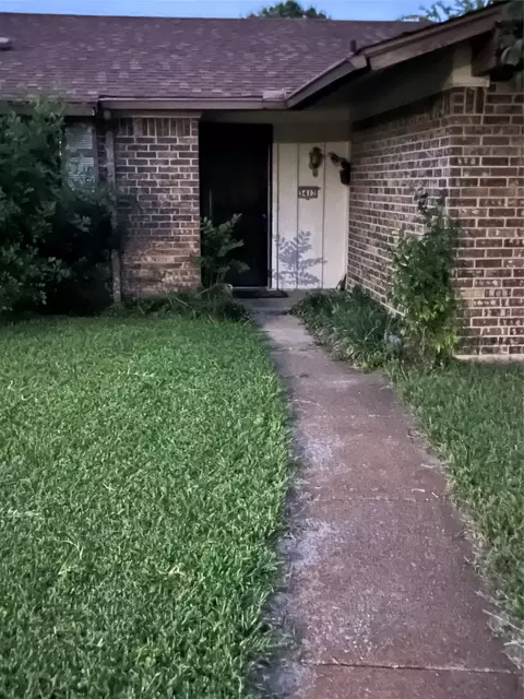 3412 Park Run Dr, Mesquite, TX 75150