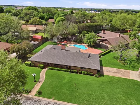 1226 Crestwood Dr, Cleburne, TX 76033