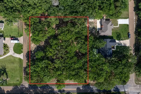 104 Lark Dr, Enchanted Oaks, TX 75156
