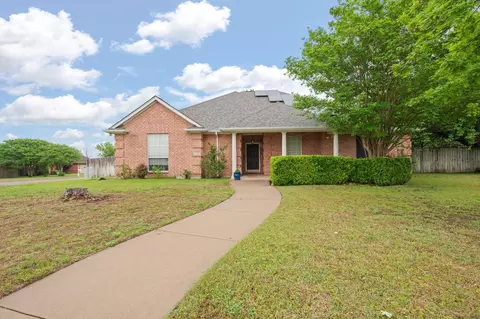1501 Chaucer Dr, Cleburne, TX 76033
