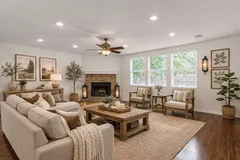 1416 Erin Dr, Burleson, TX 76028