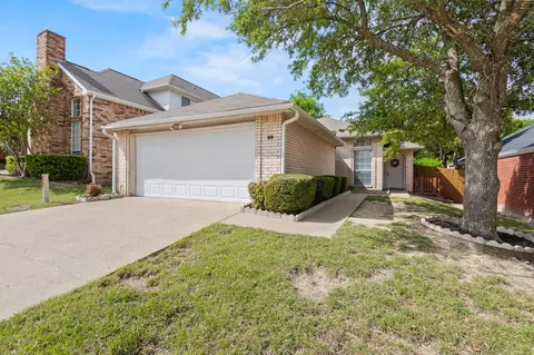 225 Juniper Ridge Ct, Desoto, TX 75115