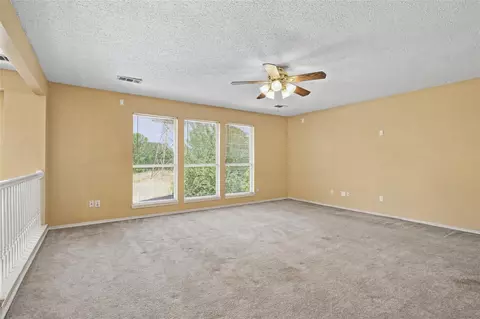 Living - 531 Pecan Leaf Dr, Lancaster, TX 75146 photo 5 of 7