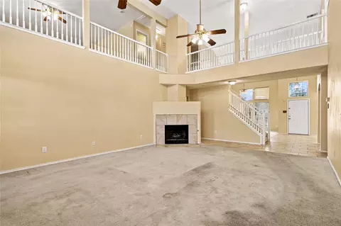 Living - 531 Pecan Leaf Dr, Lancaster, TX 75146 photo 3 of 7