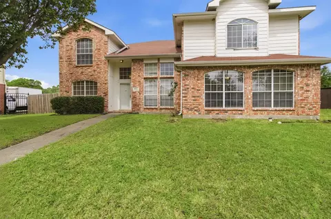 531 Pecan Leaf Dr, Lancaster, TX 75146
