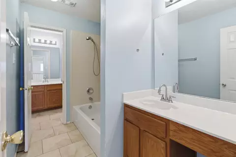 Entry Way - 531 Pecan Leaf Dr, Lancaster, TX 75146 photo 2 of 2