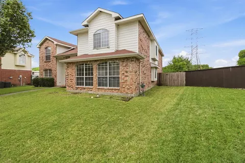 Exterior - 531 Pecan Leaf Dr, Lancaster, TX 75146 photo 6 of 6