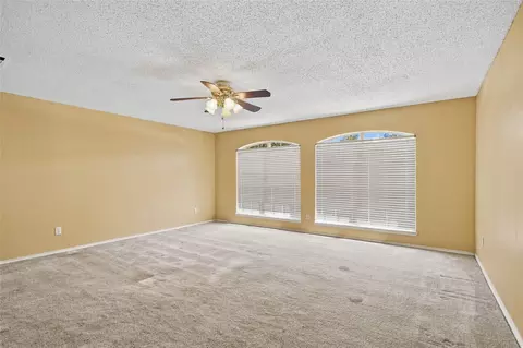 Living - 531 Pecan Leaf Dr, Lancaster, TX 75146 photo 6 of 7