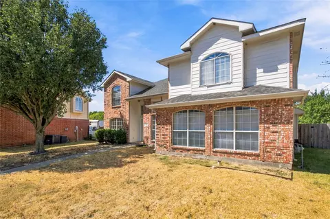 Exterior - 531 Pecan Leaf Dr, Lancaster, TX 75146 photo 2 of 4