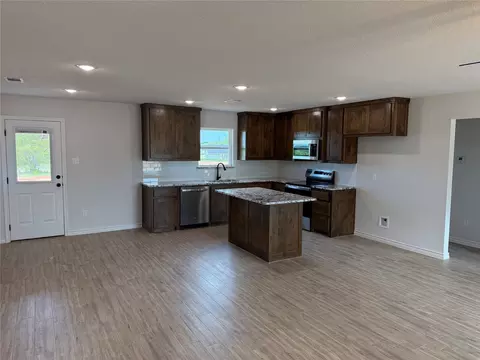 190 Earp Rd, Springtown, TX 76082 photo 2