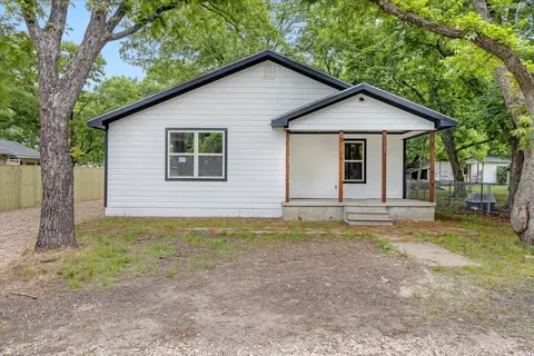 103 N Mill St, Savoy, TX 75479