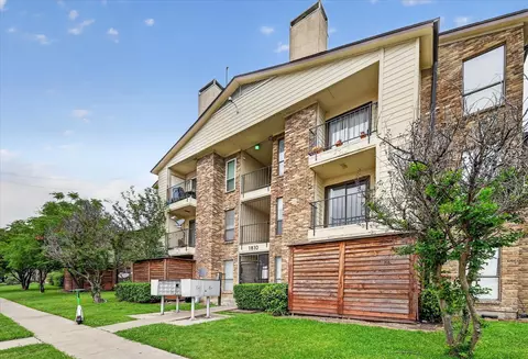 1810 N Garrett Ave #222, Dallas, TX 75206