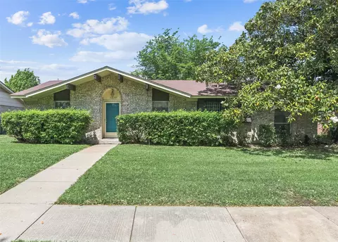 1017 Ravencroft Dr, Garland, TX 75043