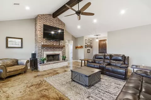 Living - 1012 Justin Dr, Springtown, TX 76082 photo 1 of 2