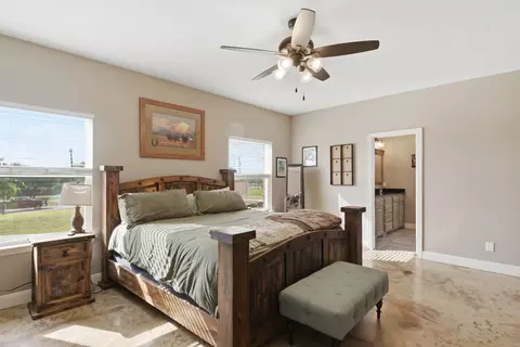 Bedroom - 1012 Justin Dr, Springtown, TX 76082 photo 2 of 7