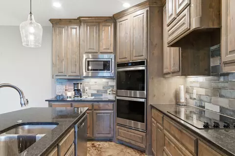 Kitchen - 1012 Justin Dr, Springtown, TX 76082 photo 3 of 3