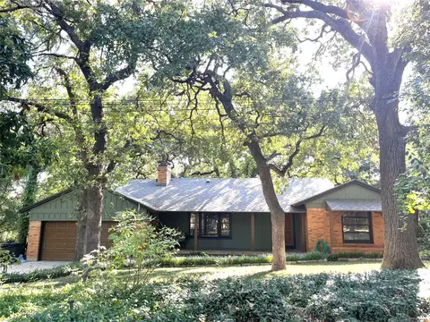 108 Woodland Dr, Irving, TX 75060