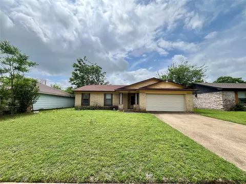 858 Lexington Dr, Lancaster, TX 75134