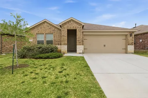1301 Stuarts Forest Dr, Denton, TX 76207