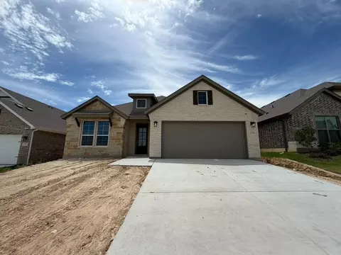 509 Waterford Park Blvd, Weatherford, TX 76087