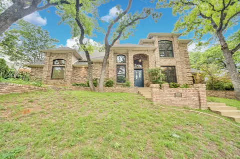 6105 Waterview Dr, Arlington, TX 76016