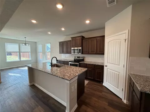 Kitchen - 509 Smith Rd, Springtown, TX 76082 photo 1 of 2