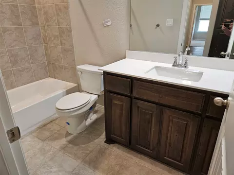 Bath - 509 Smith Rd, Springtown, TX 76082 photo 6 of 6