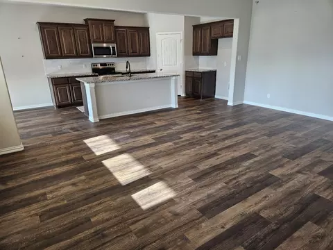 Living - 509 Smith Rd, Springtown, TX 76082 photo 4 of 4
