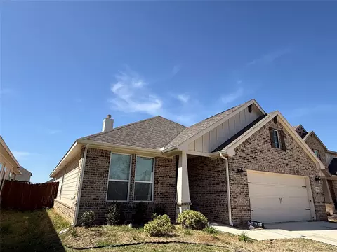 Exterior - 509 Smith Rd, Springtown, TX 76082 photo 2 of 6