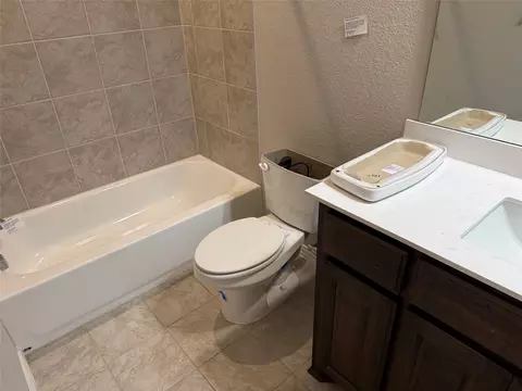 Bath - 509 Smith Rd, Springtown, TX 76082 photo 5 of 6