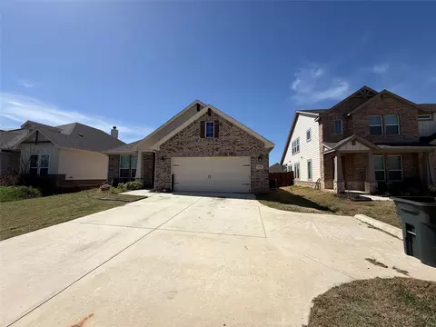 Exterior - 509 Smith Rd, Springtown, TX 76082 photo 3 of 6
