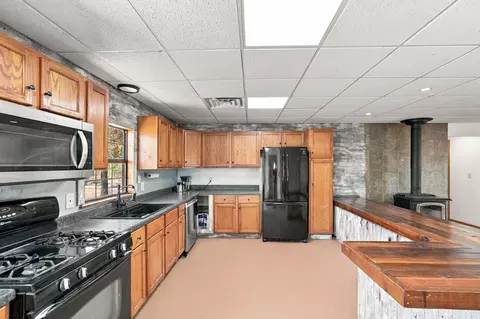 Kitchen - 373 Brook Dr, Abilene, TX 79602 photo 4 of 7
