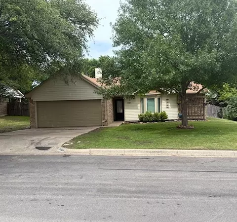 10164 Indian Mound Rd, Fort Worth, TX 76108