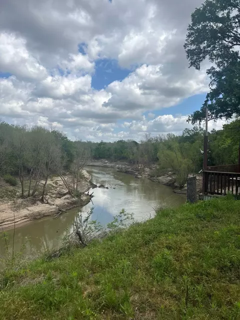111 W Fm 321, Cayuga, TX 75840