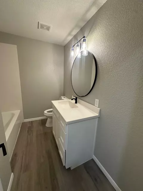 Bath - 3401 Windsor Ave, Waco, TX 76708 photo 1 of 2