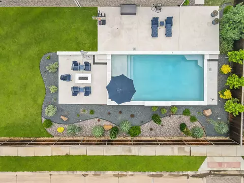 2800 Garrett Dr, Highland Village, TX 75077