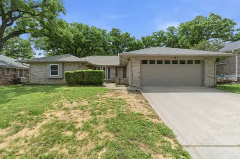 5718 Overridge Dr, Arlington, TX 76017