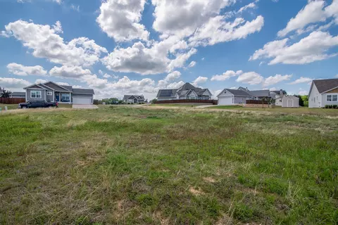 11 Willow Tree Ln, Pottsboro, TX 75076